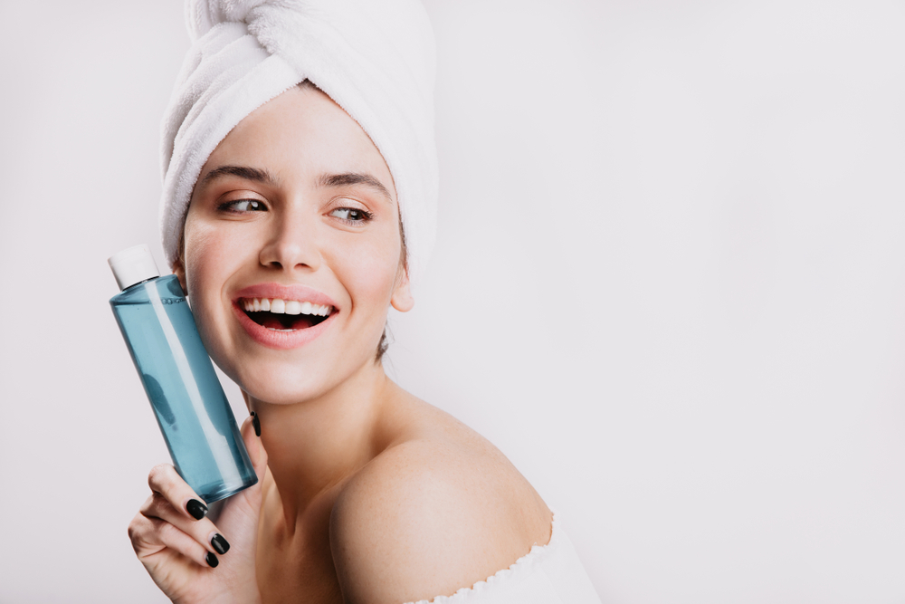 beneficios del agua micelar